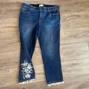 Dept 222 Women's Floral Embroidered Fringe Hem Denim Capri Jeans Stretch 14‎